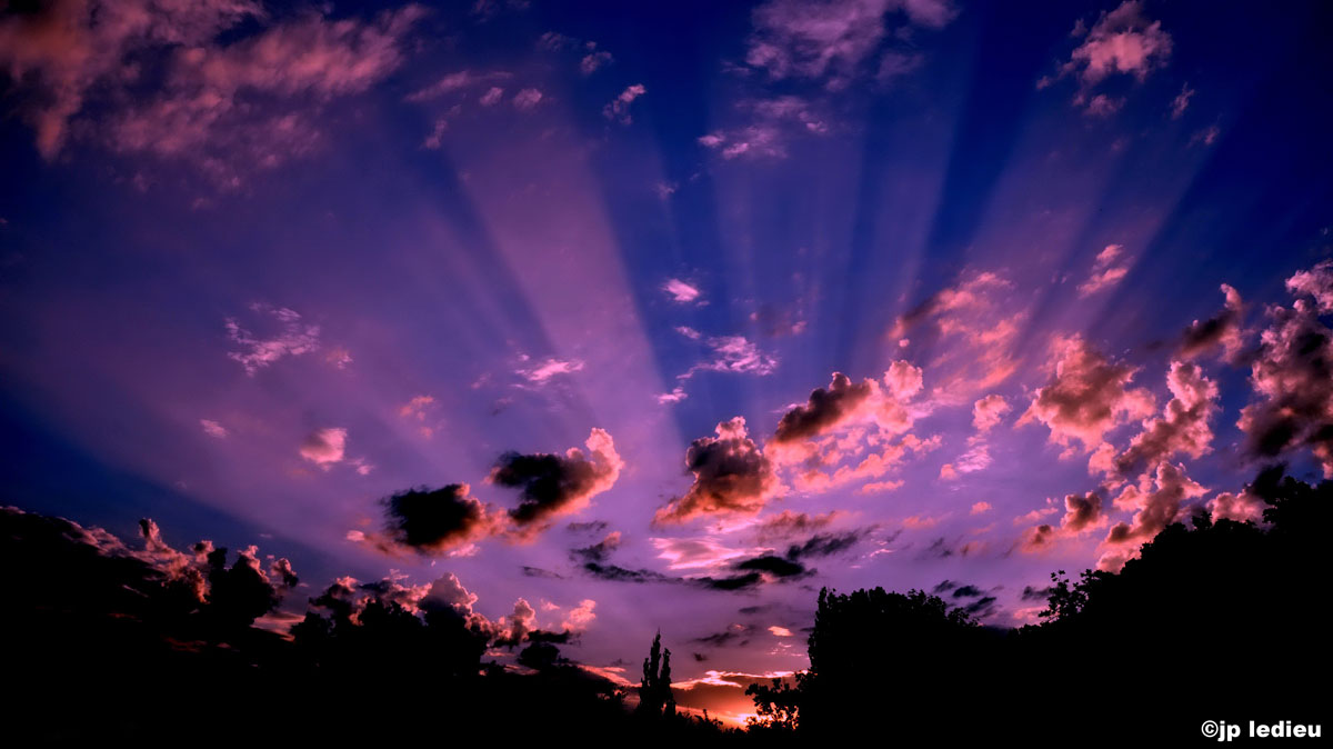 Couché de soleil à Sainte Mondane